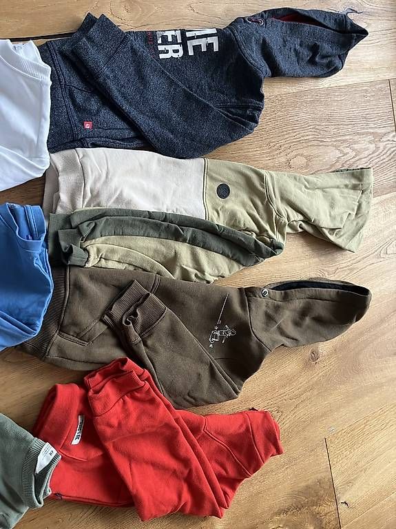 Kleiderpakete & -sets: Pullover Junge Gr. 110-116 – Gebraucht aus Gretzenbach von cap_5vd6 2