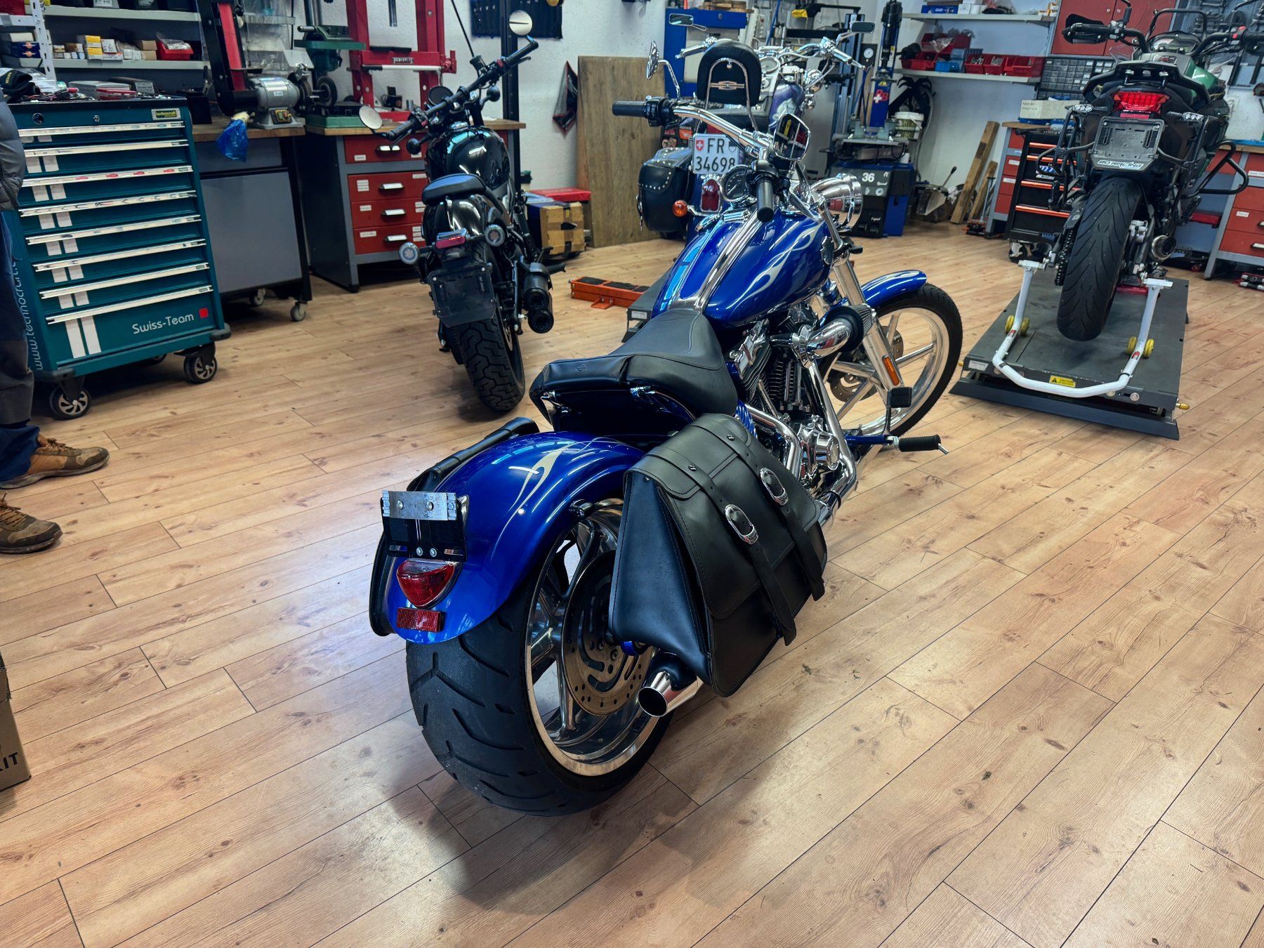 Harley-Davidson Chopper: HARLEY DAVIDSON ROCKER C FXCWC – Usato da Avenches venduto da BOOTTRANSPORTE 1