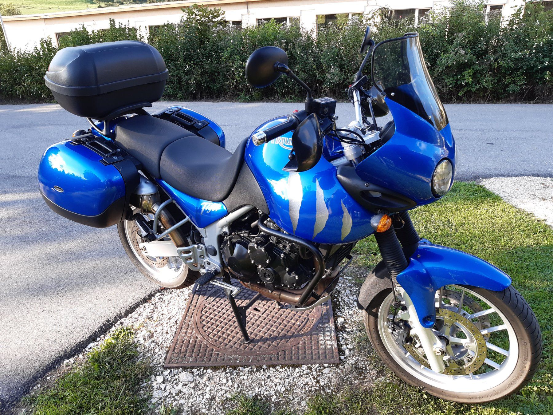 Triumph Enduro: Triumph Tiger 955i – Gebraucht aus Pontenet von Bique