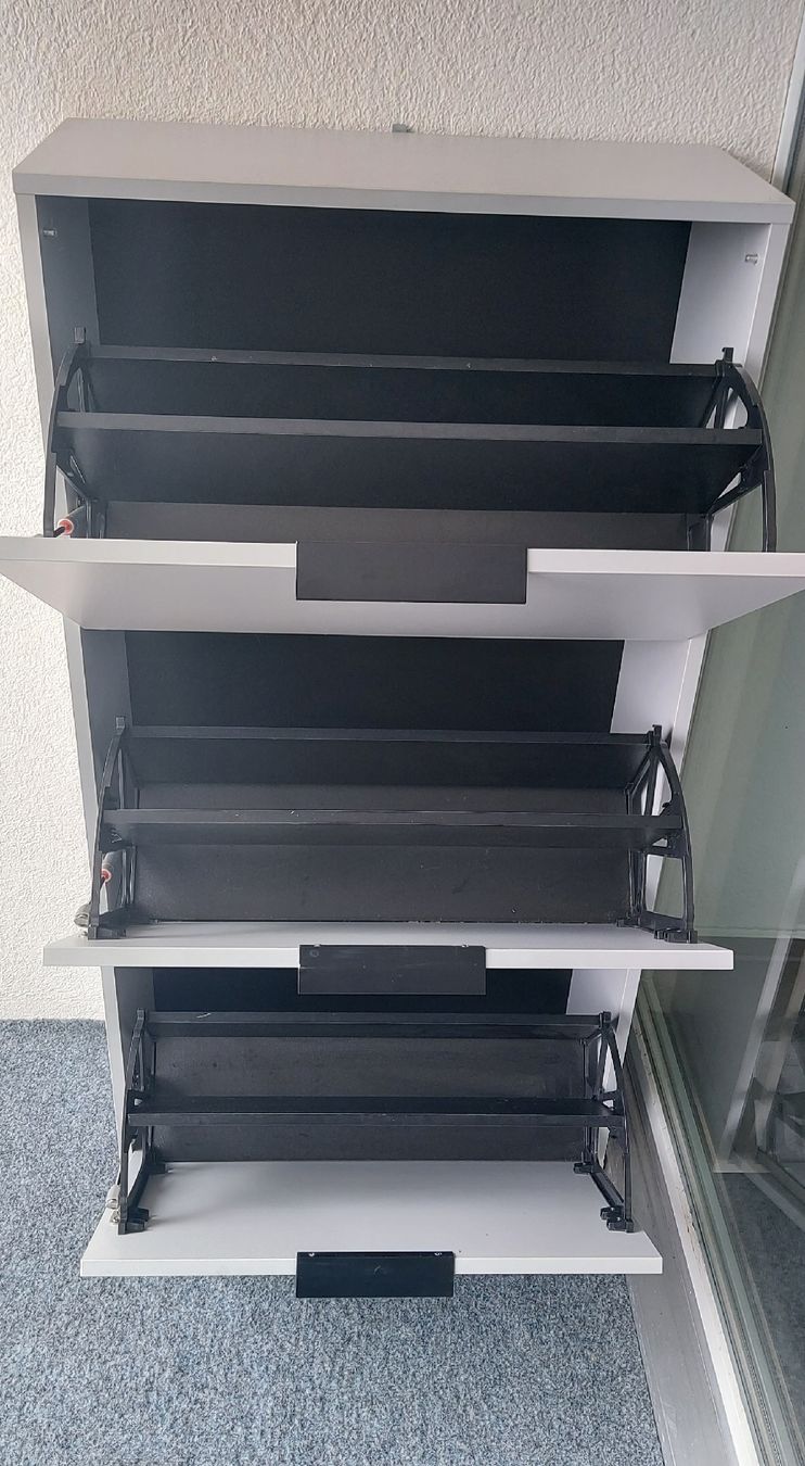 Armadi: Schuhschrank ( Kipper) – Usato da Zug venduto da krissang 3