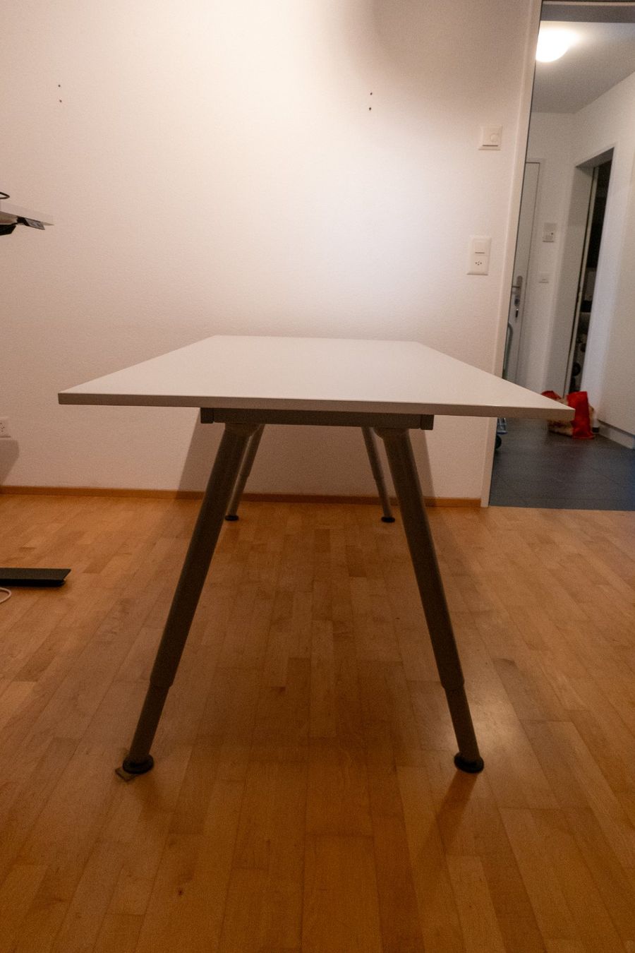 Ikea Scrivanie: Bürotisch - Ikea Thyge (160x80cm) – Usato da Flims Waldhaus venduto da wittwermathias 1