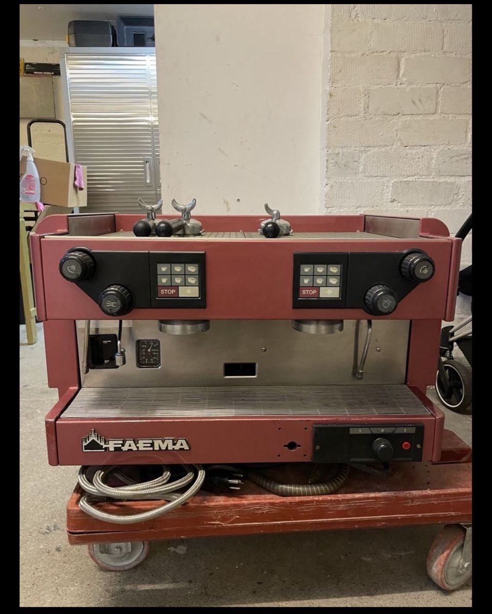 Faema Machines à café & Machines à expresso: Faema Espress Kaffeemaschine rot  – D'occasion à Bern par Motobikemaetu