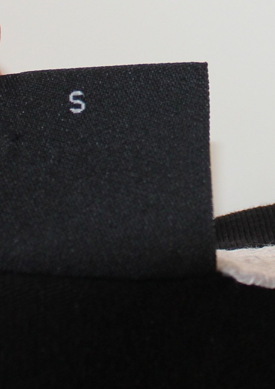 Hugo Boss T-Shirts: T-shirt Hugo Boss noir   t.S – Gebraucht aus Peseux von Gilloss 3