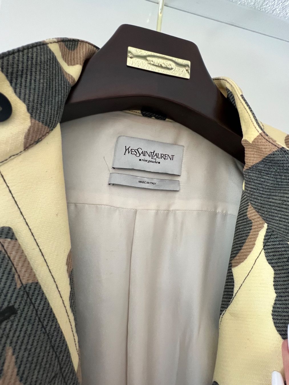 Saint Laurent Manteaux: Ysl trenchcoat – D'occasion à Meilen par Dievondort 1