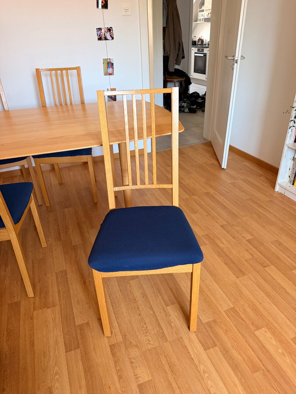 Set di tavolo e panche: Esstisch aus Holz mit 4 Stühlen – Usato da Bern venduto da fio_66sr 2