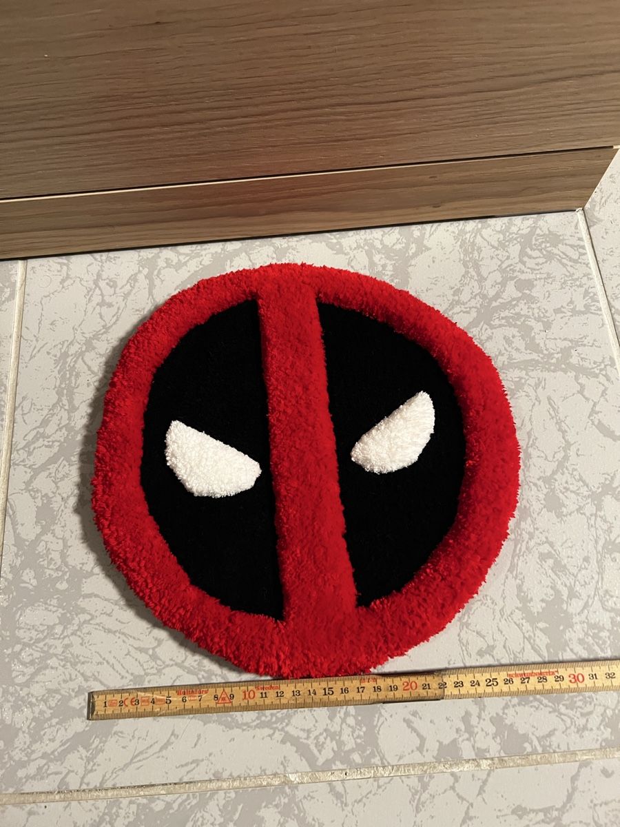 Tappeti: Tapis Deadpool Tufté Main, Déco Originale - Neuf! – Nuovo (secondo la descrizione) da Cointrin venduto da 3bdn28 3