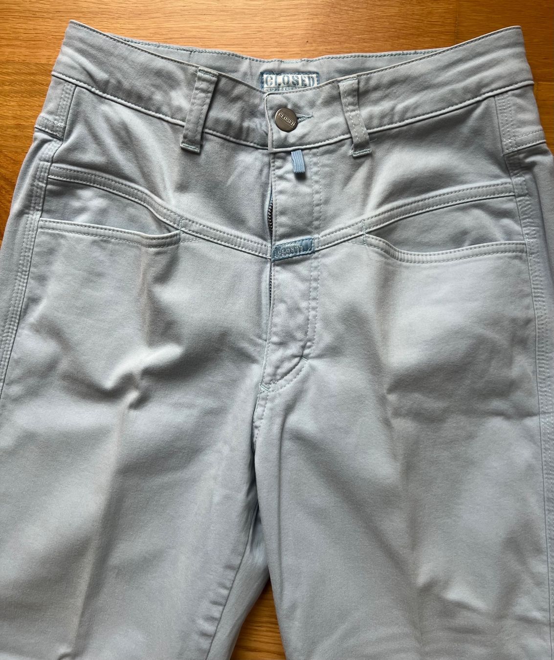 Closed Pantaloni: Closed Hose Pedal pusher Long, hellblau, Grösse 40 – Usato da Kilchberg ZH venduto da jul_d2j2 3