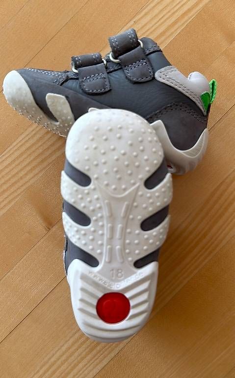 Scarpe per ragazzi: Elefanten Sneakers Gr 18 Mittel – Usato da Erlinsbach SO venduto da ren_rvc9 3