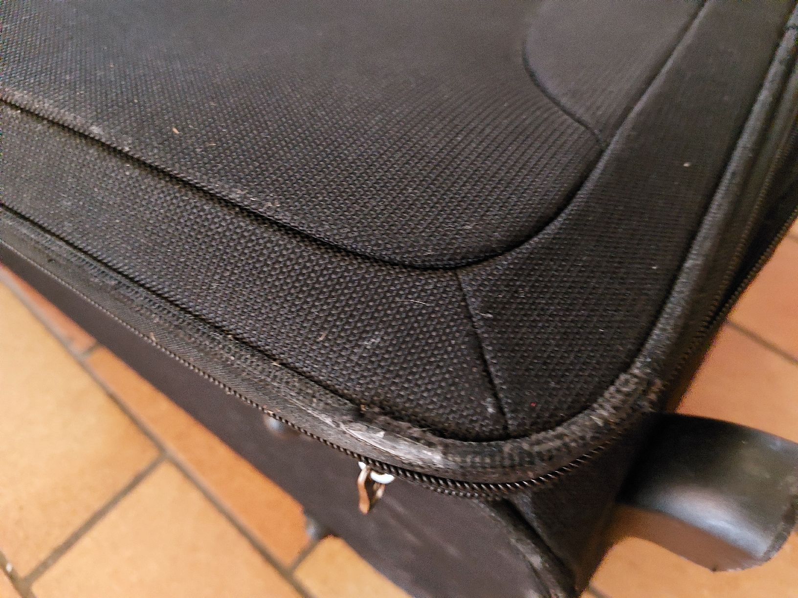 Samsonite Valigie: Samsonite grosser Reisekoffer Trolley schwarz robust – Usato da Bern venduto da titaniumsnow 8