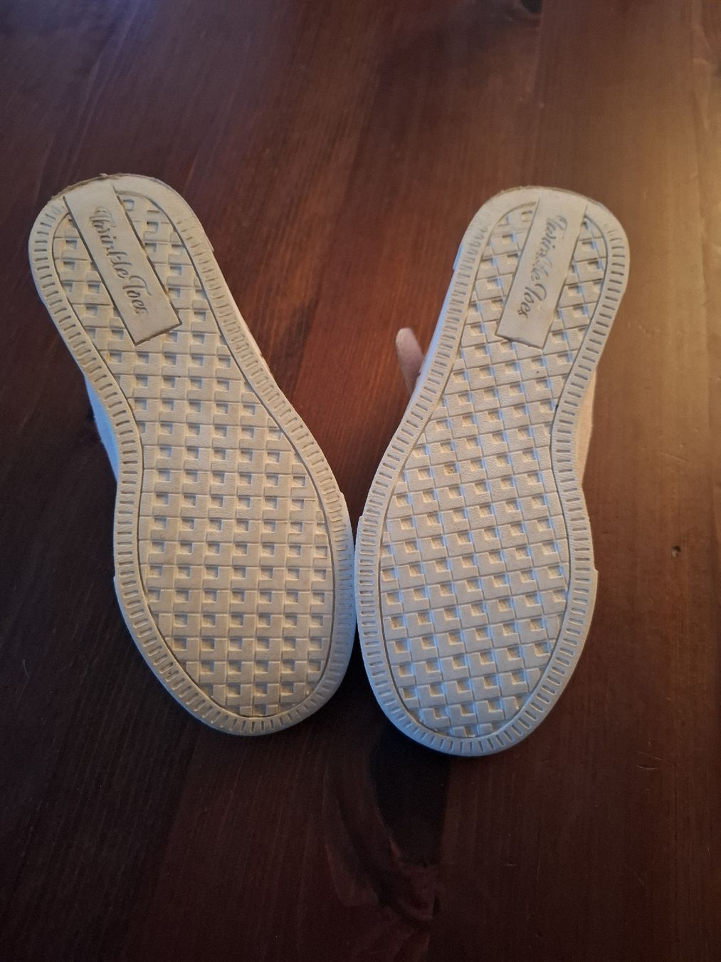 Chaussures filles: Turnschuhe Gr 30 – D'occasion à Hätzingen par Snoopi84 2