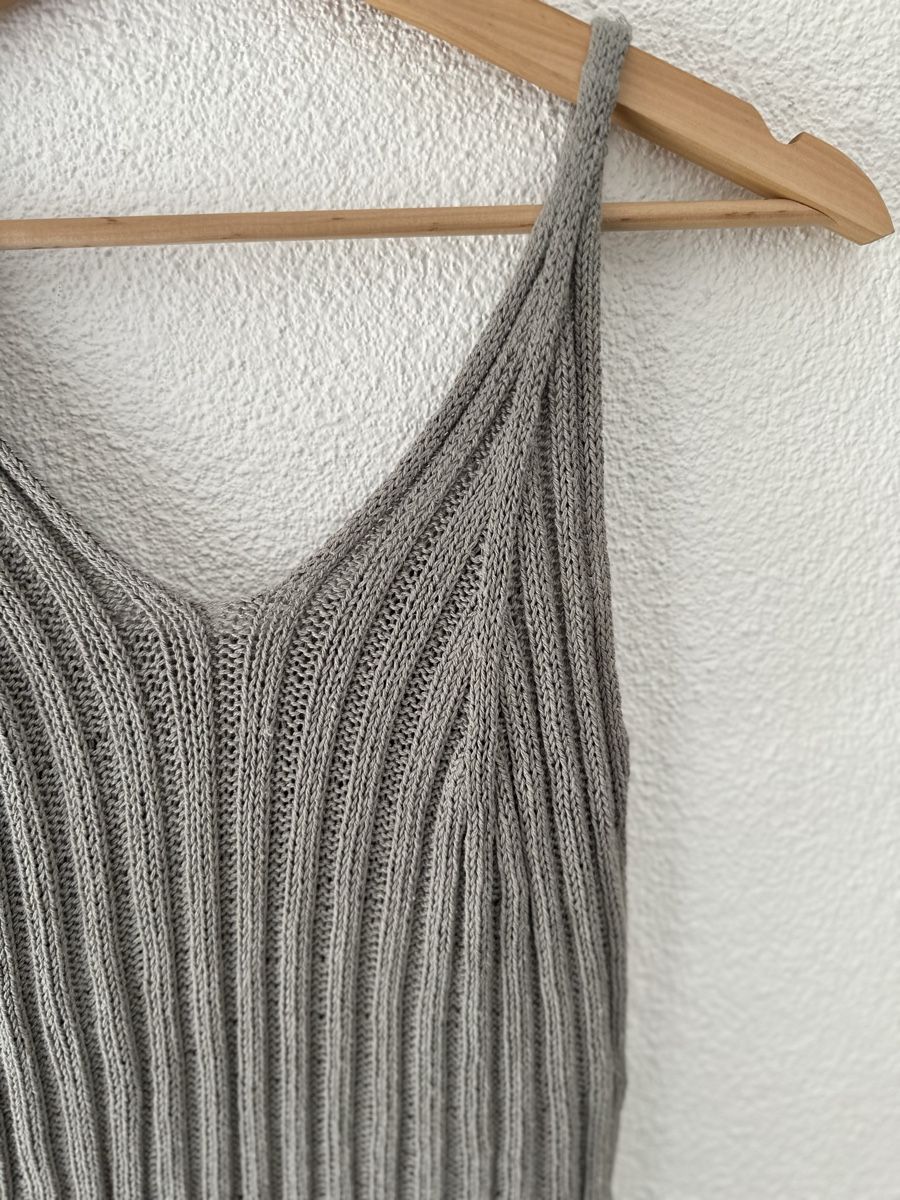 Top: Handgestricktes Top aus Seide – Nuovo (secondo la descrizione) da Ormalingen venduto da nude.knits 2