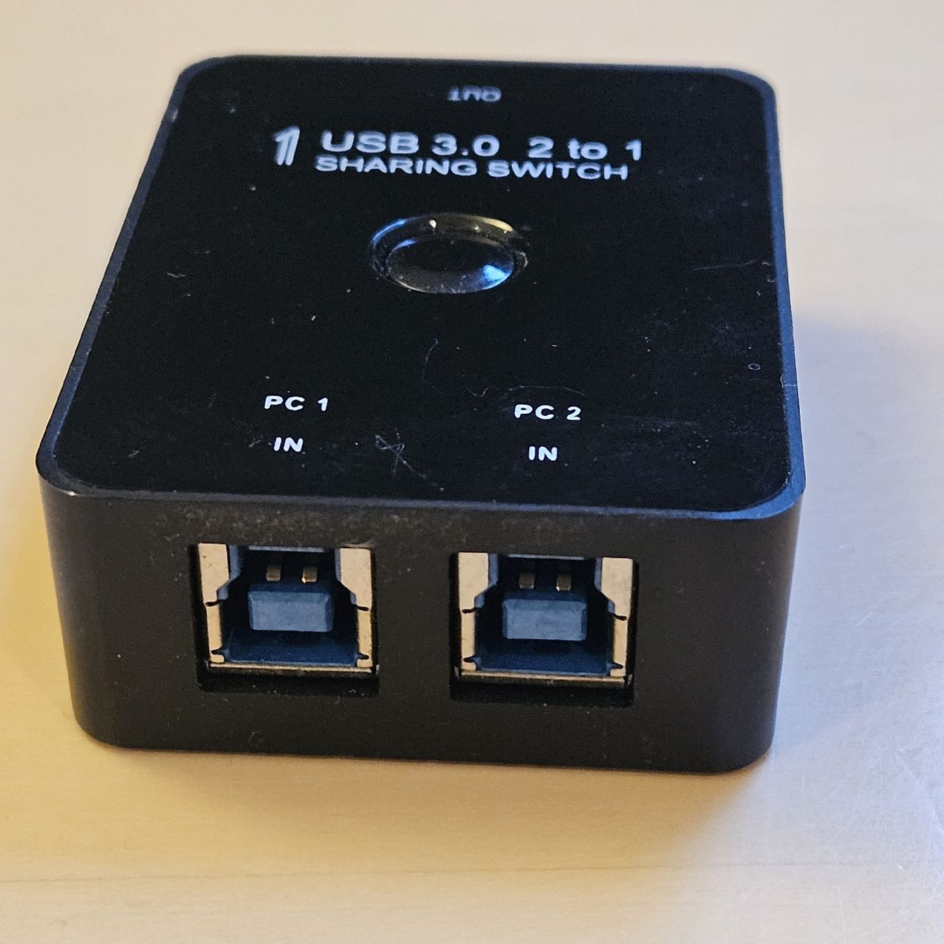 Unità & Adattatore: Neuwertiger USB 3.0 Switch 2 zu 1 – Usato da Wettingen venduto da Christianv 1
