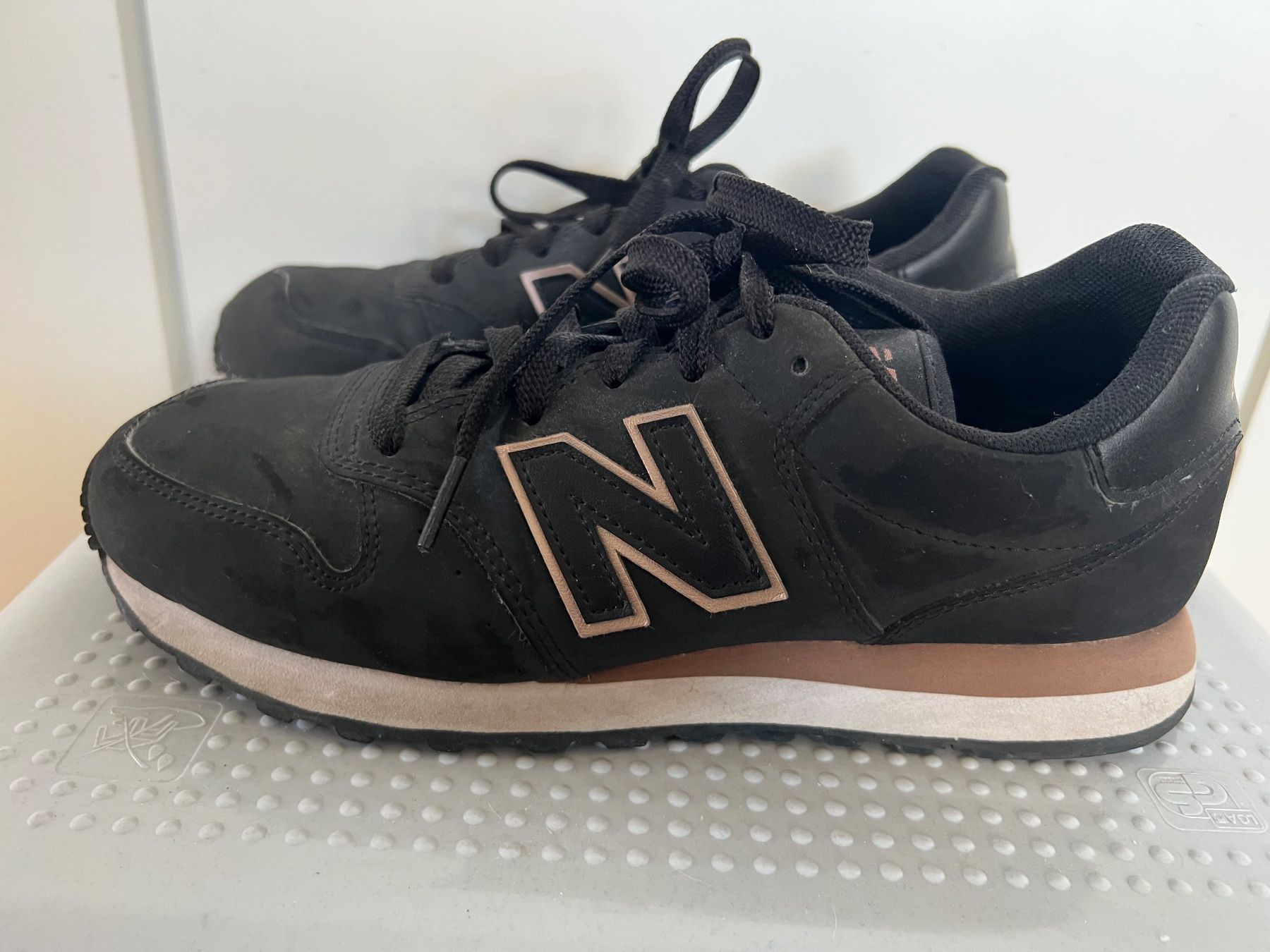 New Balance Scarpe da donna: New Balance 500 (schwarz) – Usato da Steinhausen venduto da gendai 2