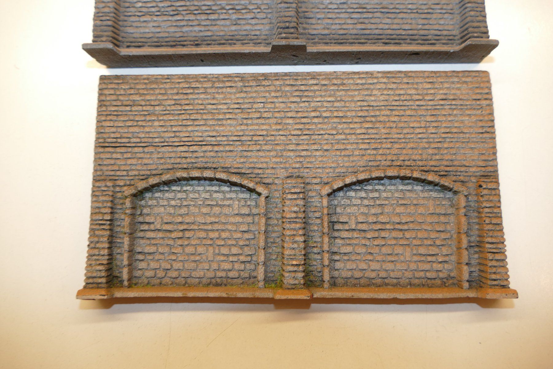 Modellini di ferrovie: Spur N: 3xverschiedene Mauerplatten – Nuovo (secondo la descrizione) da Niederhasli venduto da rail-duerst 3
