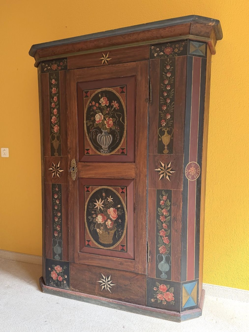 Schränke: |•|  Bemalter Schrank um 1820 – Gebraucht aus Schlieren von Freundlich02 2