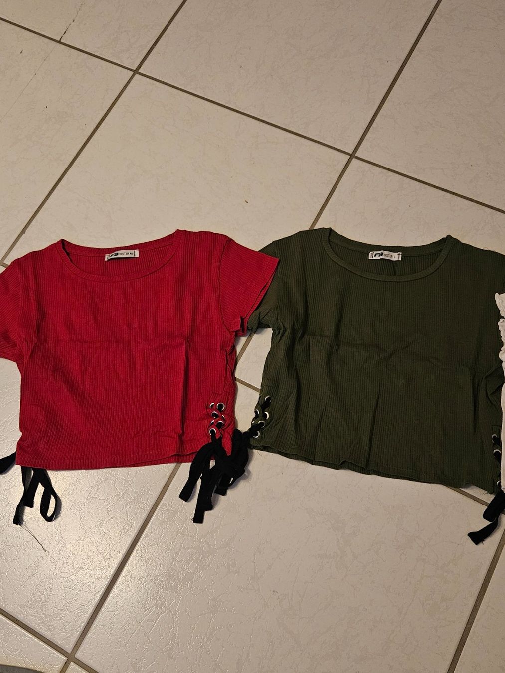 Lotti & Set di vestiti: Kleiderpaket Mädchen gr. S – Usato da Wohlen AG venduto da france19m 3
