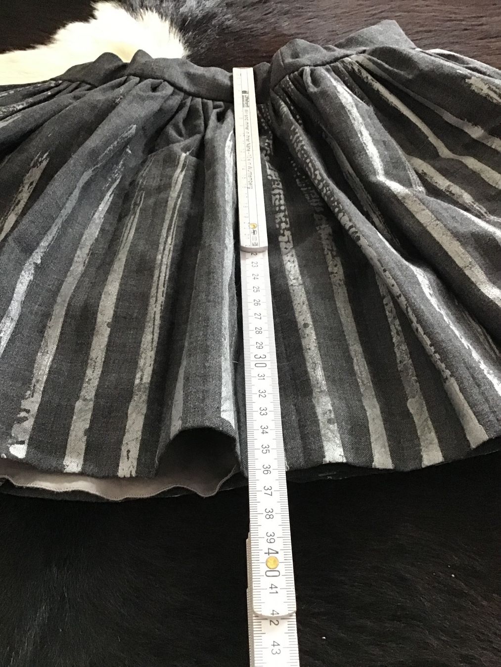 Vestiti & Gonne: Mädchenrock Silber grau festlich Wolle – Nuovo (secondo la descrizione) da Zürich venduto da m4m3m2m1 2