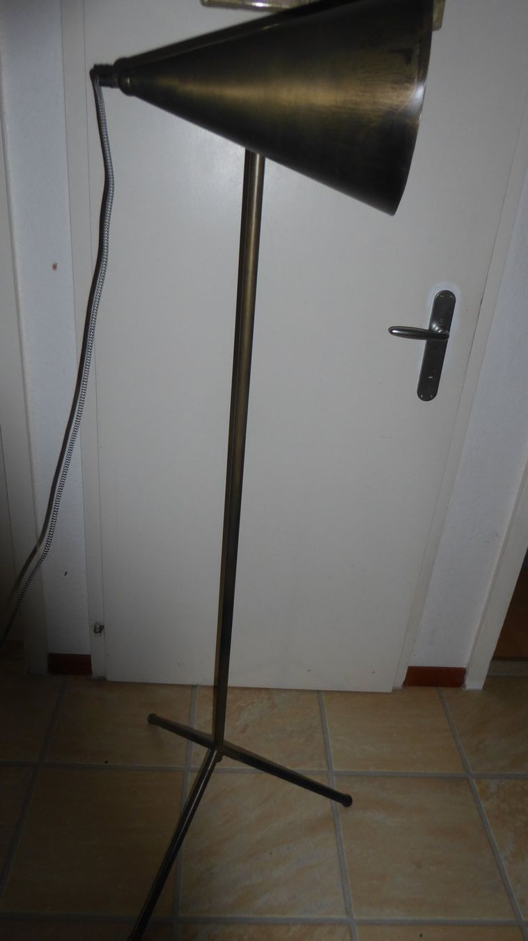 Lampade: Lässige Ständer Lampe Stehlampe – Usato da Sargans venduto da Benziner 1