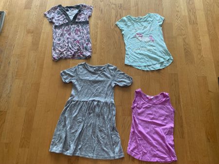 Kleider Paket Mädchen Gr. 134 / 140 / Kleid und T-Shirts