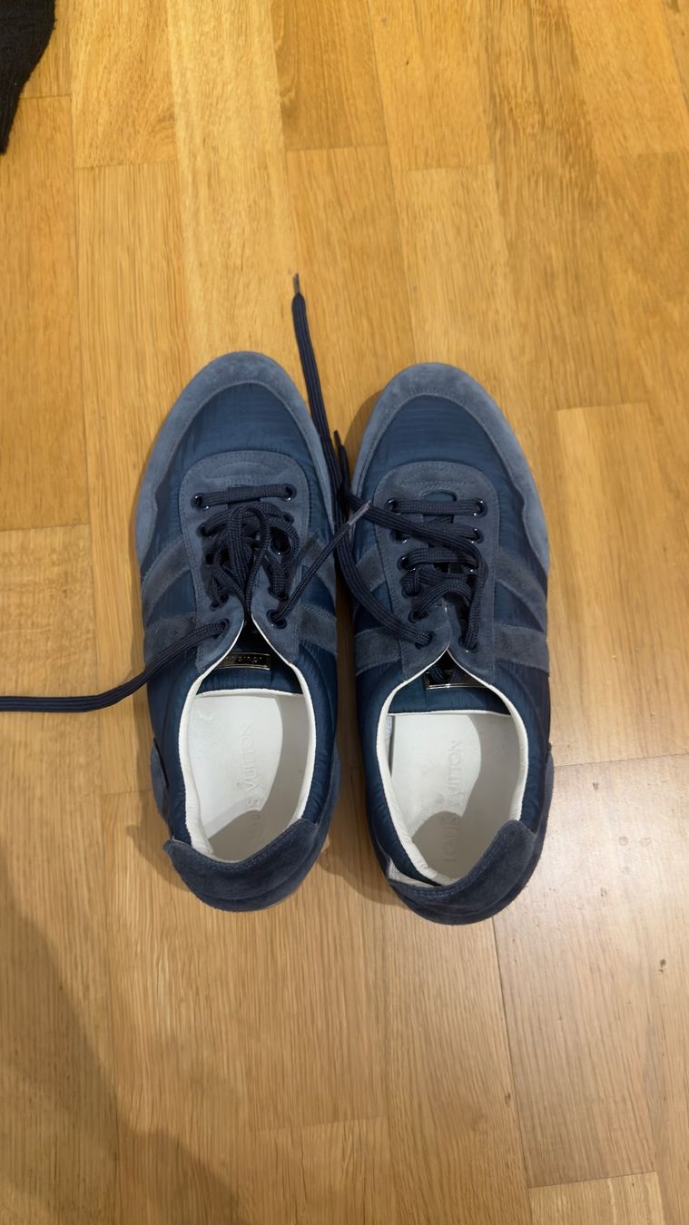 Louis Vuitton Chaussures hommes: Louis Vuitton Runner active – D'occasion à Basel par nic_b7zc