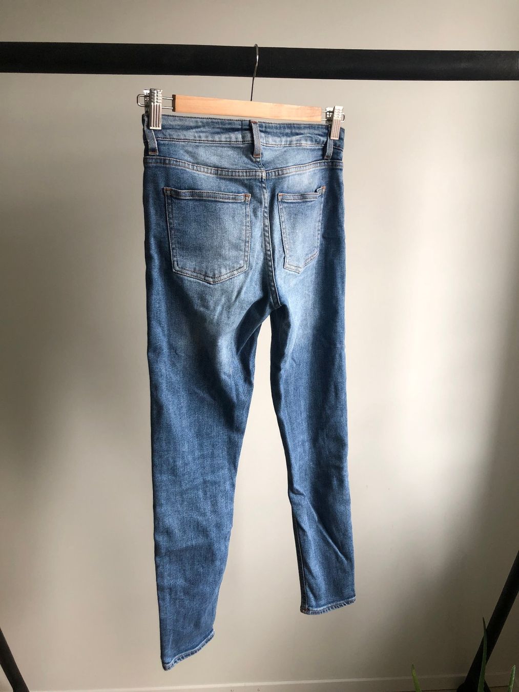 Acne Studios Jeans: Acne Jeans, Gr 25/32 – Usato da Unterägeri venduto da Lerchemeerenge 3