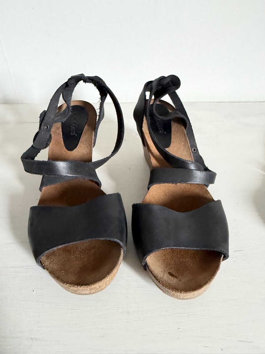 Kickers Chaussures femmes: Sandales cuir KicKers taille 36 – Neuf (Voir description) à Dombresson par feline_ne