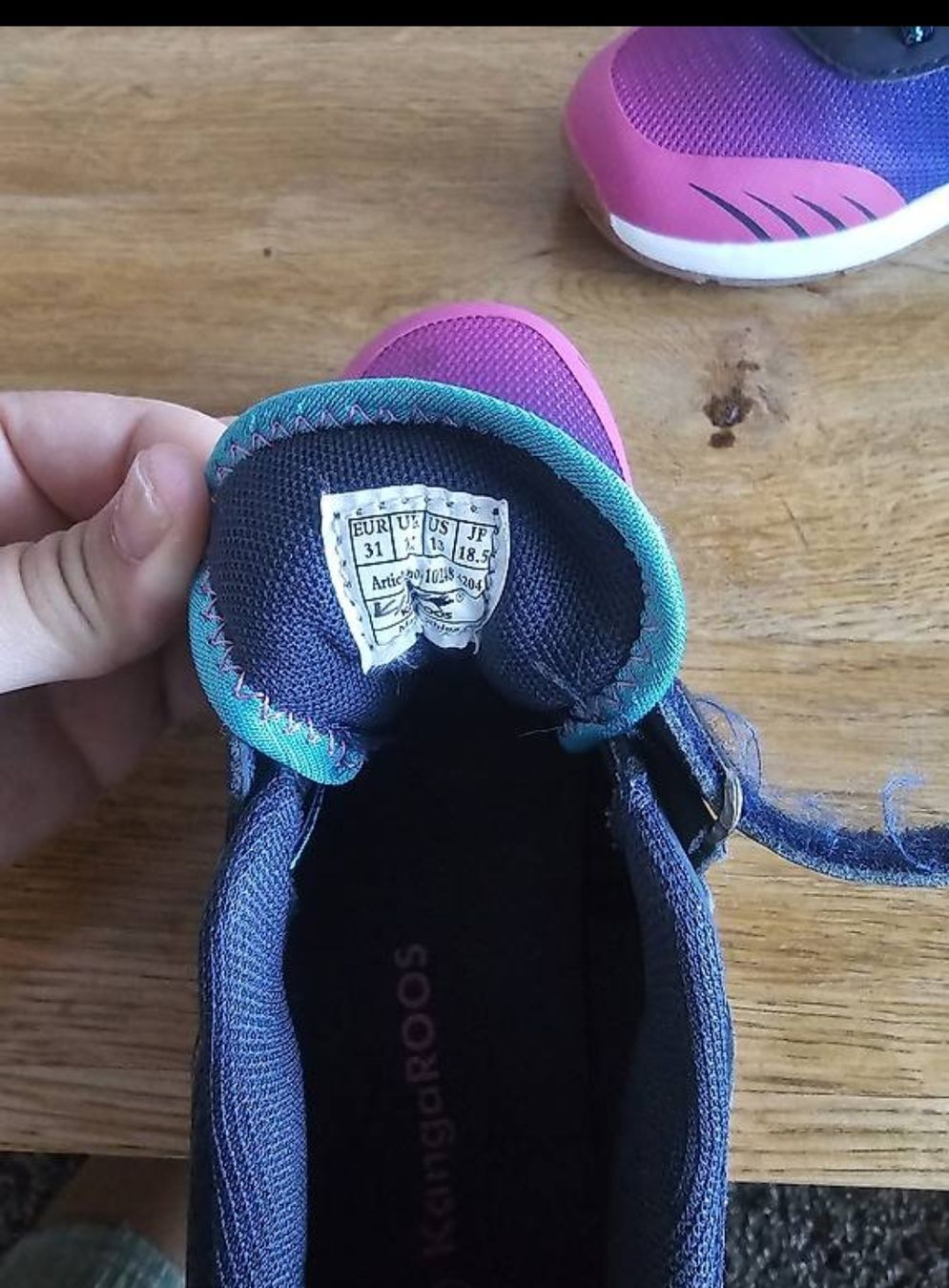 Scarpe per ragazze: Kangaroos Kinderschuhe Gr.31 – Usato da Grosshöchstetten venduto da Qenko 2