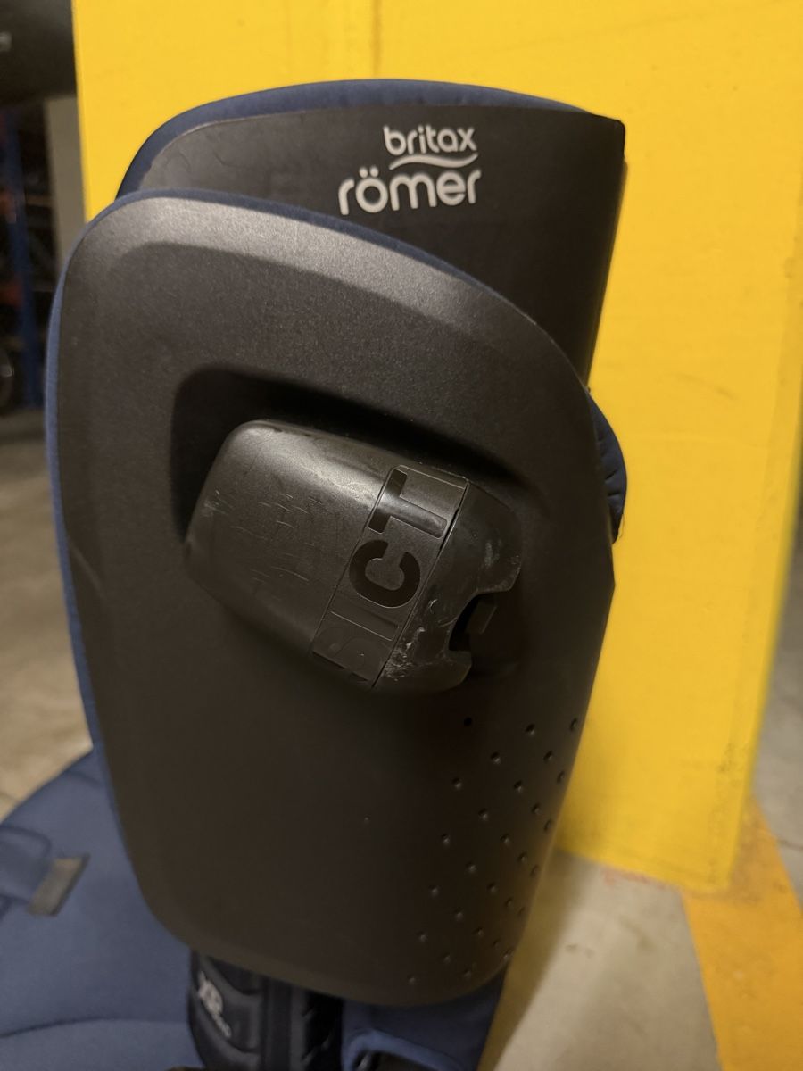 Britax Römer Seggiolini per auto: Britax Römer KidFix M i-Size – Usato da Dietikon venduto da mz_x 2