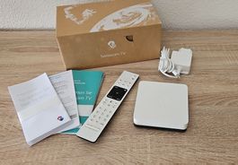 Swisscom TV Box mit Fernbedienung und Zubehör