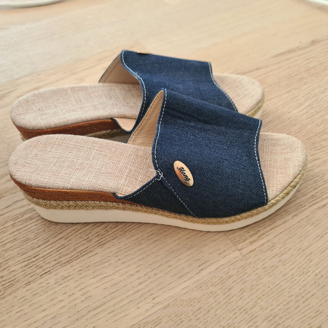 Chaussures femmes: Pantoletten  Gr. 40 – D'occasion à Steinen par turbogeiss99 3