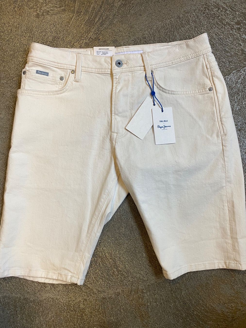 Pepe Jeans Jeans: Short Pepe Jeans Hommes Taille 32 – Nuovo e nell'imballaggio originale da Orbe venduto da D-stockFactory-Orbe