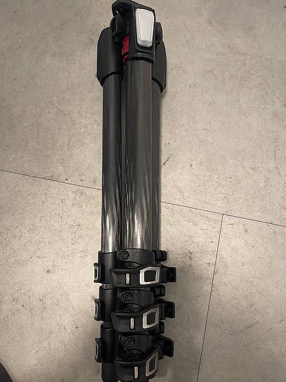 Manfrotto Treppiedi & Teste: Manfrotto MT055CXPRO4 Carbon Stativ, 4 Segmente – Usato da Zürich venduto da gou_m6hp 2