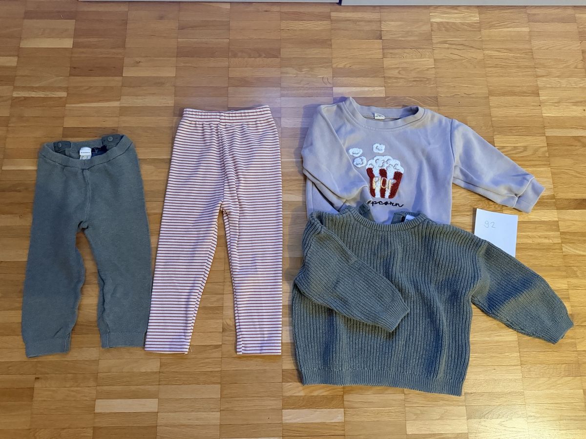 Lotti & Set di vestiti: Kinder Kleidung Set Grösse 92  – Usato da Schaan venduto da lulu_xx