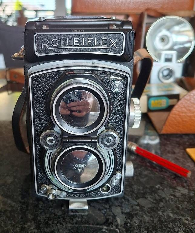 Fotocamera: ROLLEIFLEX Kamera Set 22-teilig – Usato da Siegershausen venduto da tan_wds7 1