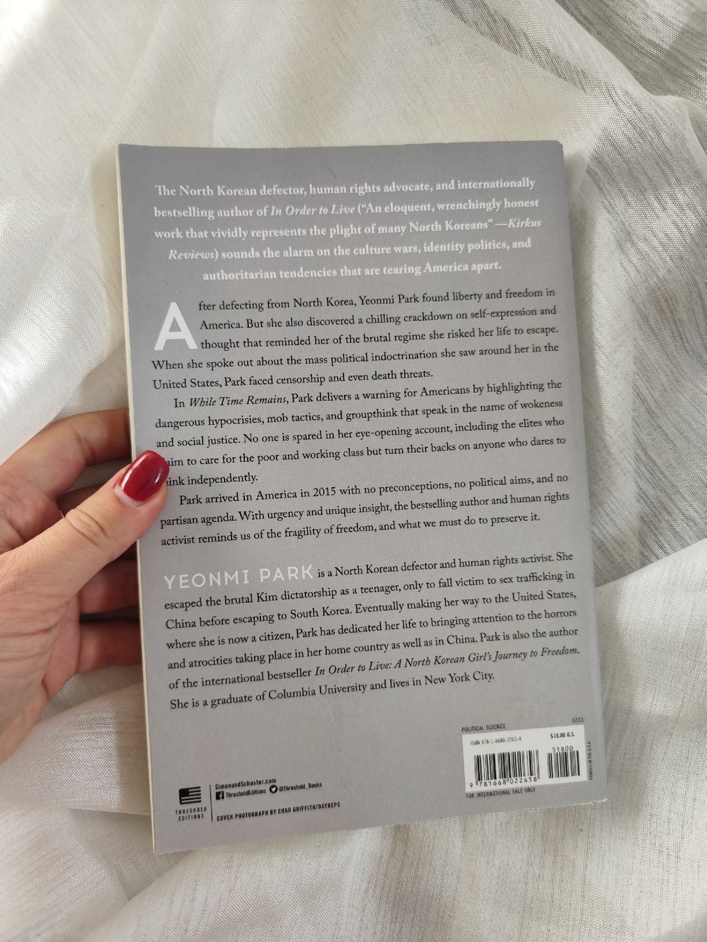 Libri: Buch While Time Remains von Yeonmi Park  – Usato da Mägenwil venduto da VintageGirly 3