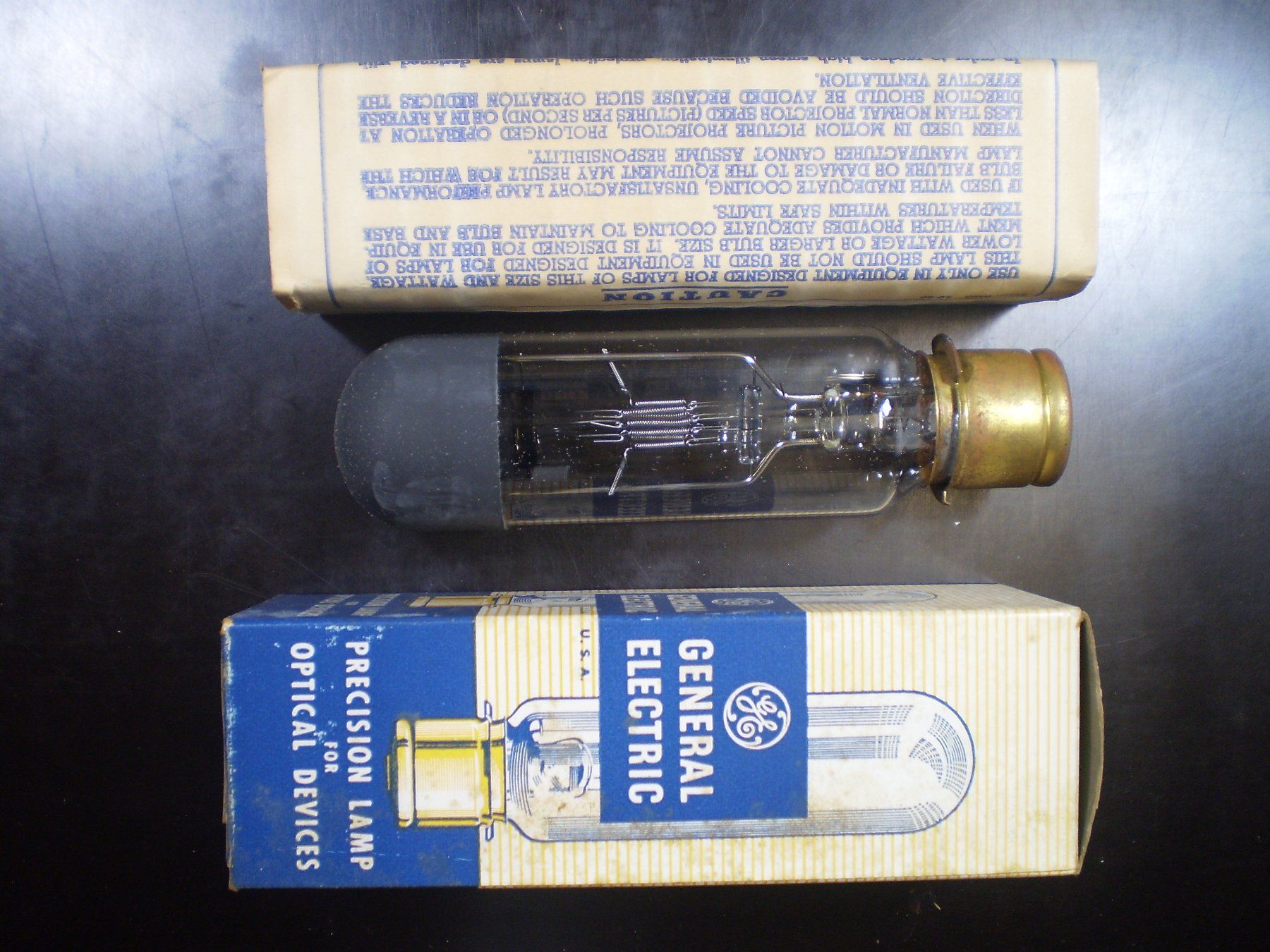 Philips Lampade: 7 antike Projektorlampen – Usato da Lenzburg venduto da strebeck 3