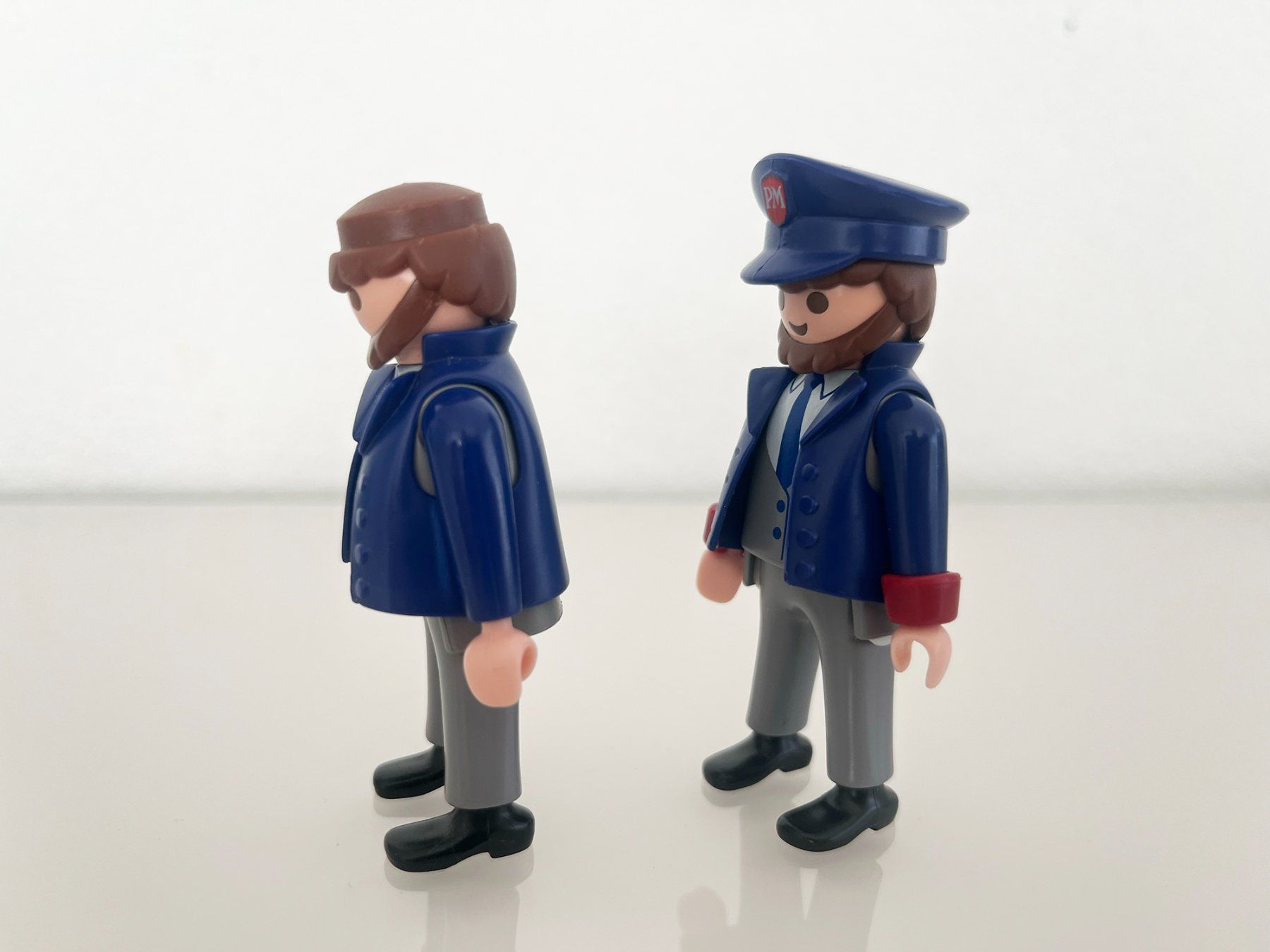 Playmobil Giocattoli: Playmobil RC Train Drivers from set 4016 – Usato da Lausanne venduto da BeyondStories 2