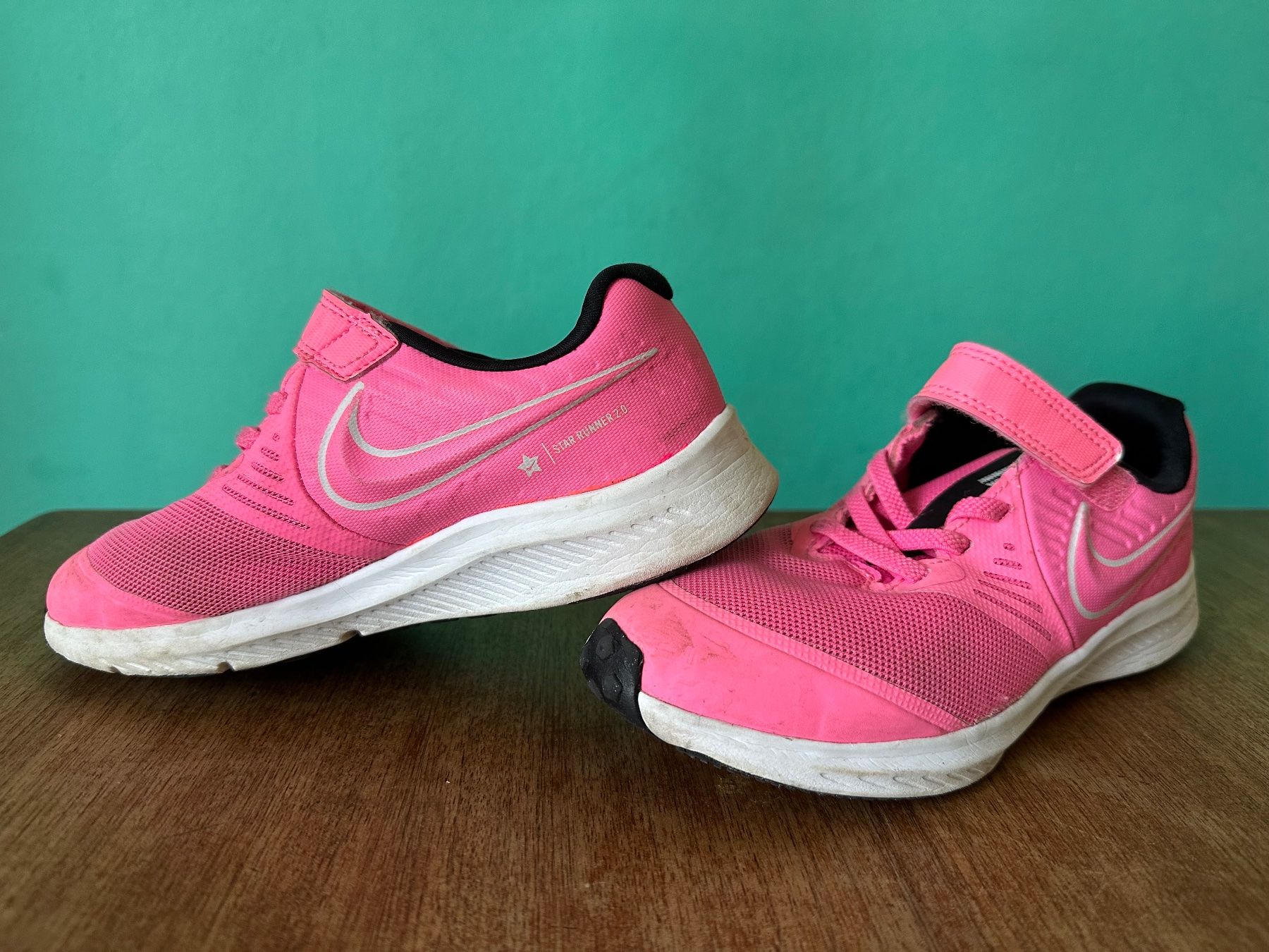 Nike Scarpe per ragazzi: Nike Mädchen Turnschuhe pink Gr. 33 – Usato da bern venduto da Bicicletas-80s-90s 1