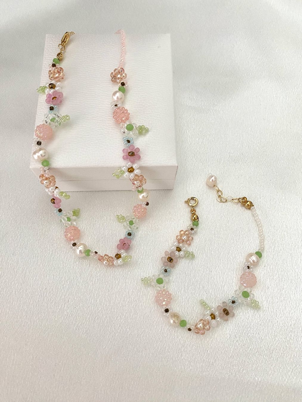 Bracciali & Braccialetti: Perlen Armbänder/ echte – Nuovo e nell'imballaggio originale da Sarnen venduto da catnini