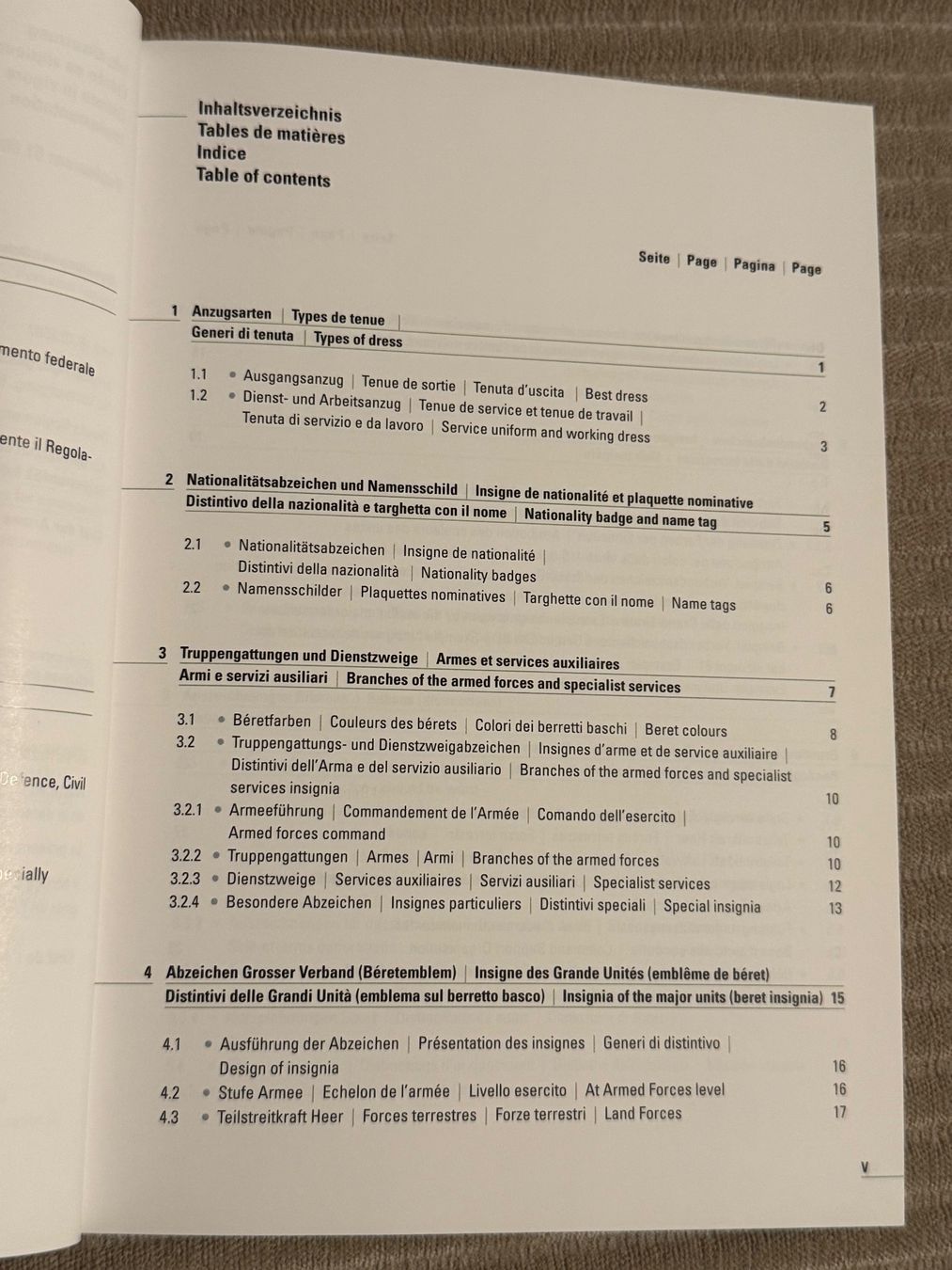 Livres: Reglement: Die Abzeichen der Schweizer Armee – D'occasion à Brütten par Hst1 1