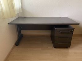 Schreibtisch mit Korpus