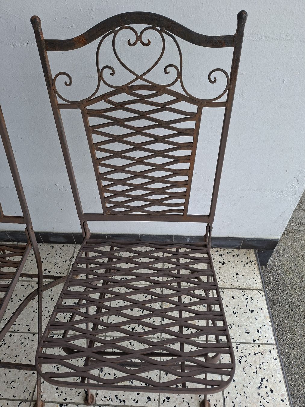Sedie: 2 alte, massive Gartenstühle, klappbar – Usato da Aarwangen venduto da jaelli01 1