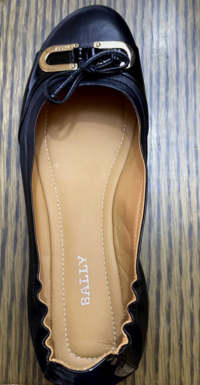 Bally Damenschuhe: BALLY Ballerinas "Bacin" Slipper lSchwarz Lackleder 35,5 – Neu und originalverpackt aus Volketswil von praxis12