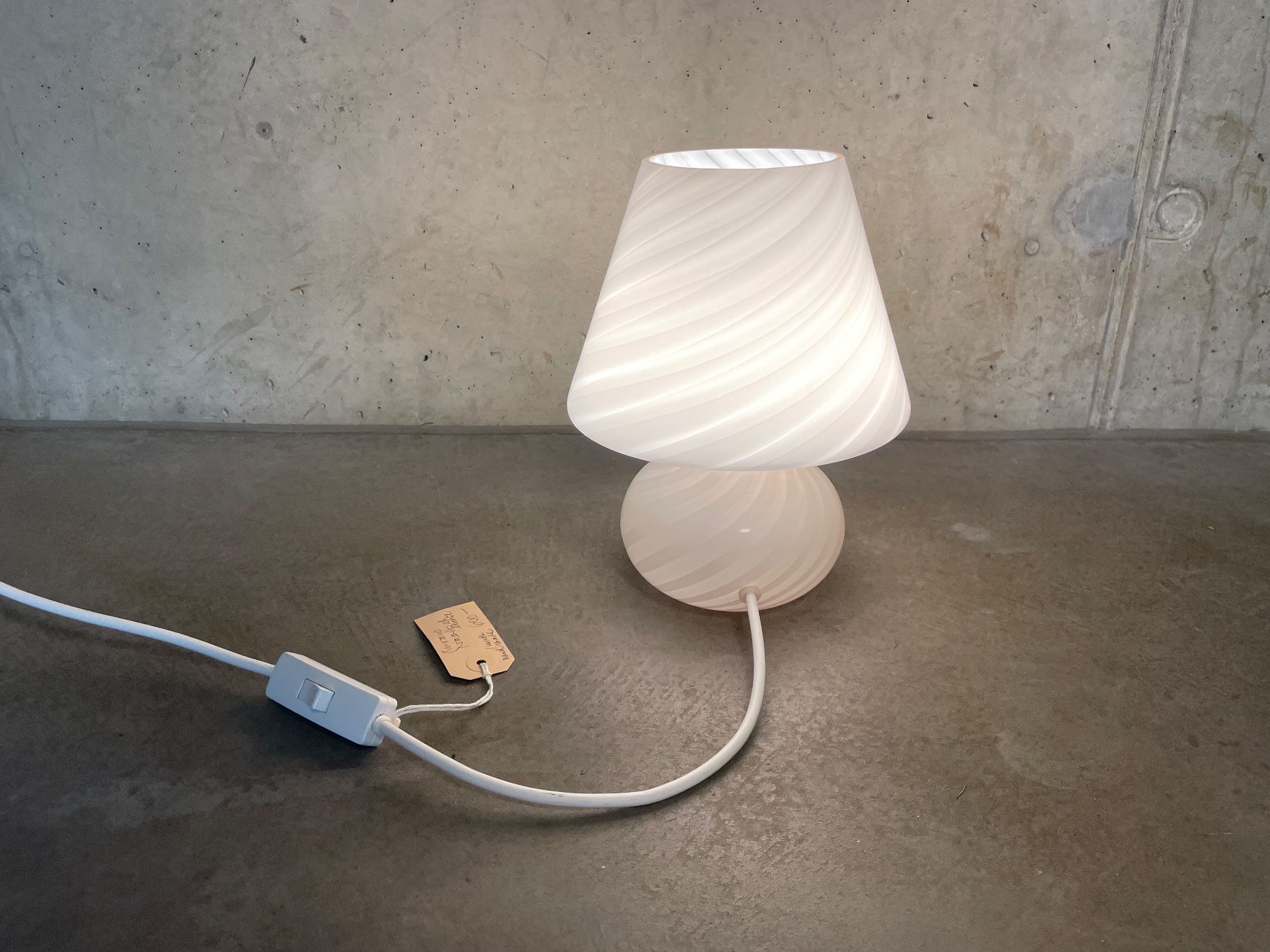 Murano Lampen: Schöne Vintage MURANO Tischlampe – Gebraucht aus Zürich von starch.studio