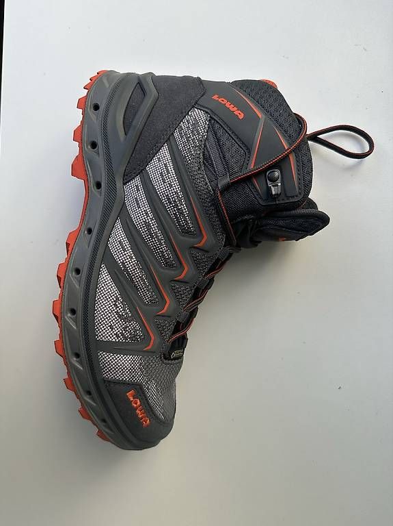 Scarpe da uomo: Leichter Lowa Trekkingschuh  neu – Nuovo e nell'imballaggio originale da Uetendorf venduto da Hou68