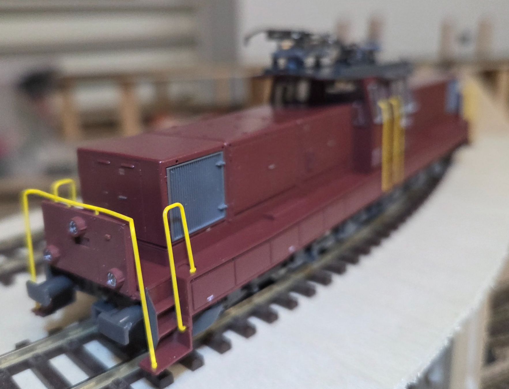 Hobbytrain Modellini di ferrovie: Hobbytrain 61660 SBB Ee 6/6 Dc analog – Usato da Lostallo venduto da Berto 1