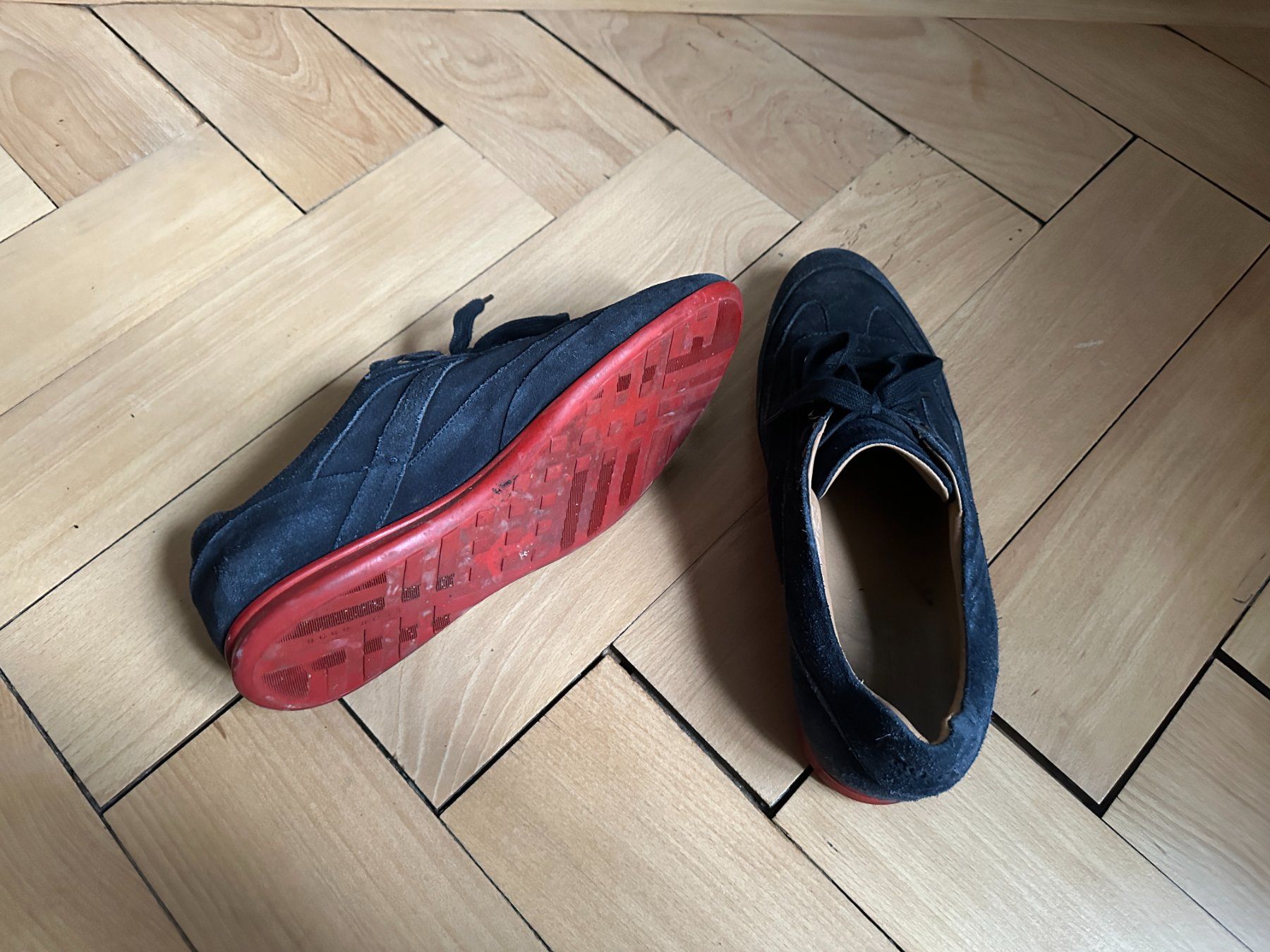 Hugo Boss Scarpe da uomo: HUGO BOSS - Wildleder Sneaker dunkelblau 44 – Usato da Zürich venduto da Diazaio 3