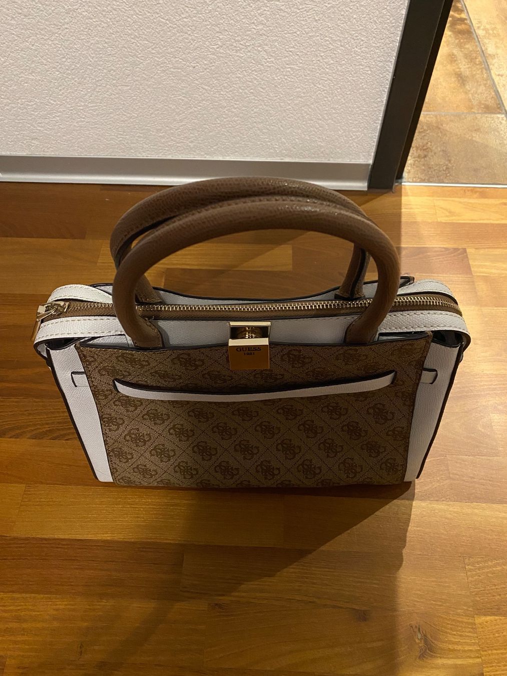 Guess Taschen für Damen: Guess Tasche – Gebraucht aus Oberbüren von wuna123