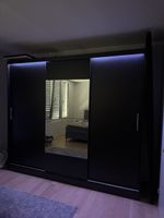 Kleiderschrank