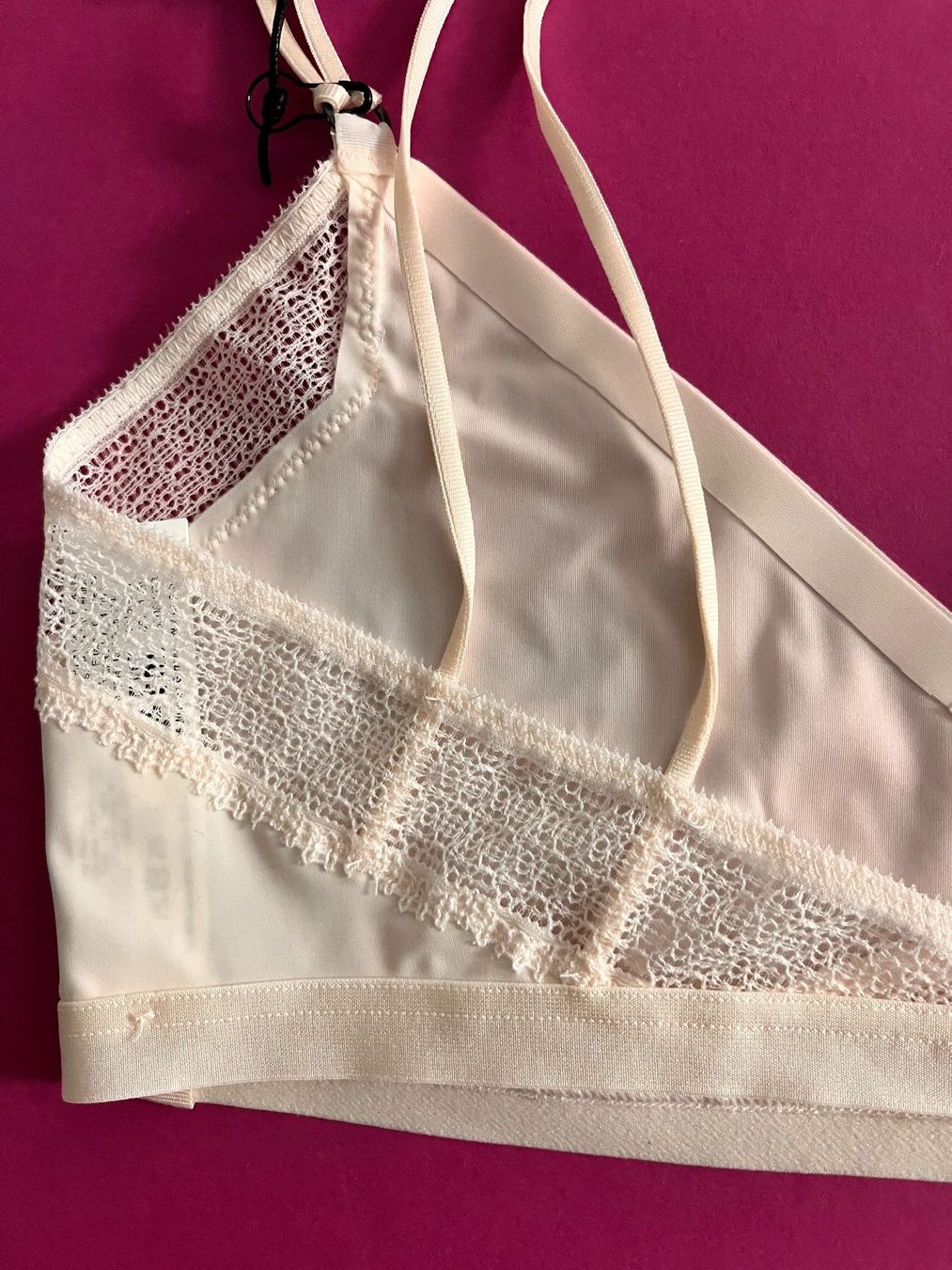 Sloggi Tops: SLOGGI, Top Silhouette, Grösse 36, Farbe Weiss – Neu und originalverpackt aus Rudolfstetten von gst_g7xl 4